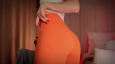 Snapshot of mira_kraviz chatting on September 30, 2025, 9:09 pm Mira online show from September 30, 2025, 9:09 pm