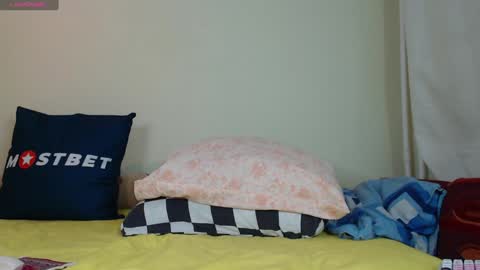 mira_one_ online show from December 11, 2024, 11:08 am