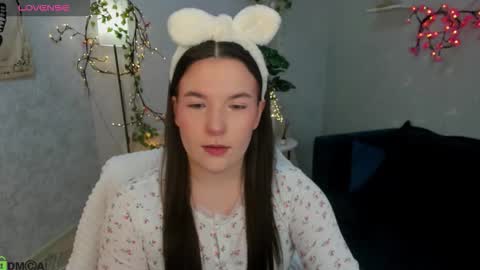 Snapshot of mira_silk chatting on January 17, 2026, 3:22 am Mira online show from January 17, 2026, 3:22 am