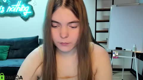 Snapshot of miraa_bloom chatting on January 6, 2026, 2:54 pm miraa_bloom online show from January 6, 2026, 2:54 pm