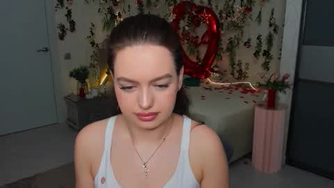 Snapshot of miraclecurly chatting on March 12, 2026, 6:58 pm Emma online show from March 12, 2026, 6:58 pm
