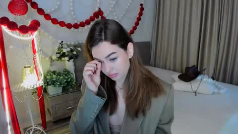Snapshot of miraclecurly chatting on May 31, 2026, 4:09 am Emma online show from May 31, 2026, 4:09 am