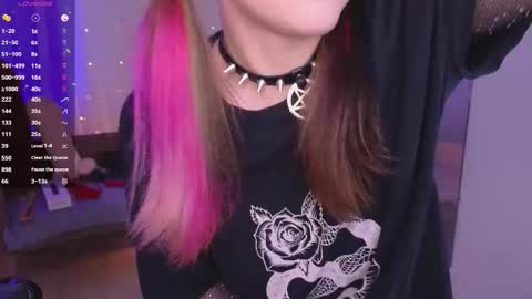 Snapshot of mirafalls chatting on March 28, 2026, 6:02 am Mira online show from March 28, 2026, 6:02 am