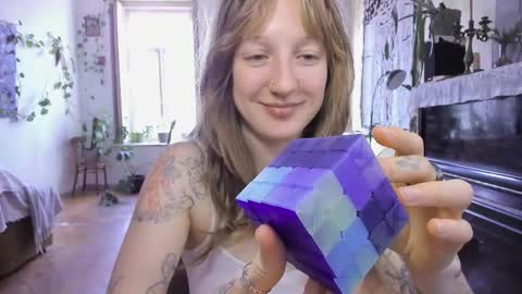 miranda2_0 online show from February 4, 2026, 10:54 am