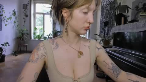 miranda2_0 online show from May 25, 2026, 8:20 am