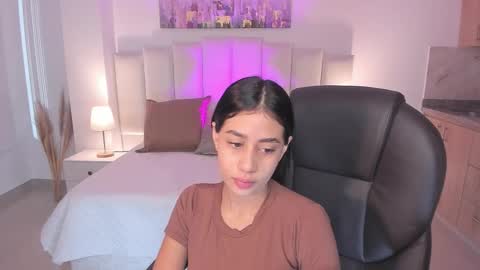 Snapshot of miranda_crawfor chatting on December 2, 2025, 11:48 am miranda_crawfor online show from December 2, 2025, 11:48 am