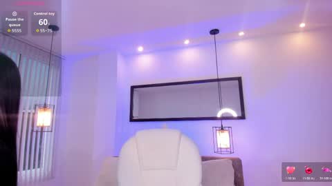 miranda_crawfor online show from May 7, 2026, 12:21 pm