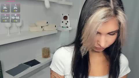 My name is Adele online show from November 18, 2025, 7:24 am