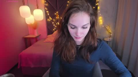 Snapshot of mirandaglow chatting on December 27, 2024, 5:42 am Miranda online show from December 27, 2024, 5:42 am