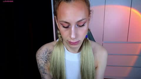 Snapshot of miraraid chatting on December 26, 2024, 1:29 am miraraid online show from December 26, 2024, 1:29 am