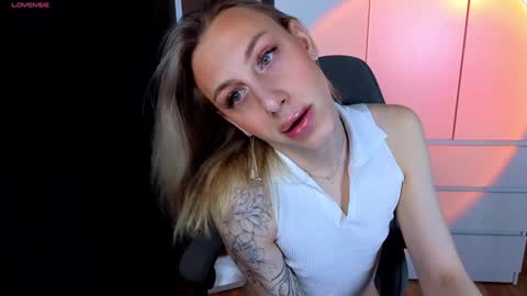 Snapshot of miraraid chatting on January 15, 2025, 1:23 am miraraid online show from January 15, 2025, 1:23 am