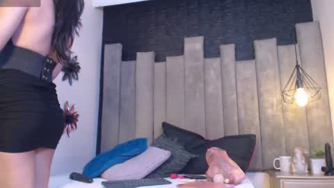 MiraRossi online show from July 16, 2026, 11:38 am
