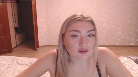 Snapshot of miraroy chatting on February 17, 2026, 4:02 pm Mira online show from February 17, 2026, 4:02 pm