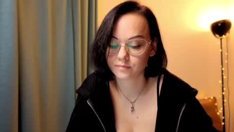 Snapshot of miraskyy chatting on November 5, 2025, 4:29 pm MiraSkyy online show from November 5, 2025, 4:29 pm