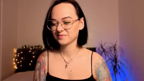 Snapshot of miraskyy chatting on December 4, 2025, 7:11 pm MiraSkyy online show from December 4, 2025, 7:11 pm