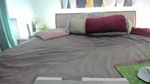 Eva online show from October 25, 2025, 6:46 pm