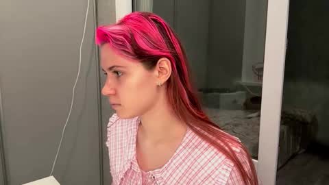 Snapshot of mishahartwigsen chatting on October 2, 2025, 6:15 pm Molly online show from October 2, 2025, 6:15 pm