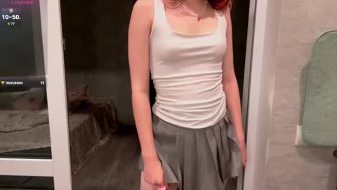 Snapshot of mishahartwigsen chatting on October 16, 2025, 5:25 pm Molly online show from October 16, 2025, 5:25 pm