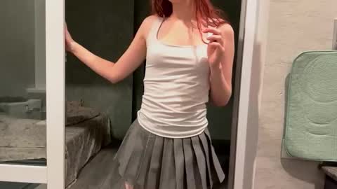 Snapshot of mishahartwigsen chatting on October 17, 2025, 5:59 pm Molly online show from October 17, 2025, 5:59 pm