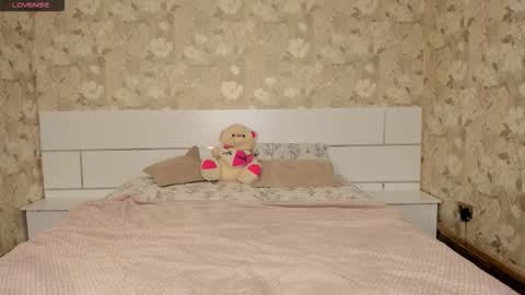 mishapallmer online show from November 23, 2025, 10:15 am