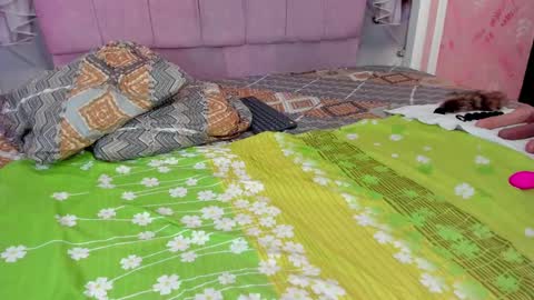 Mishell online show from November 16, 2025, 2:11 pm