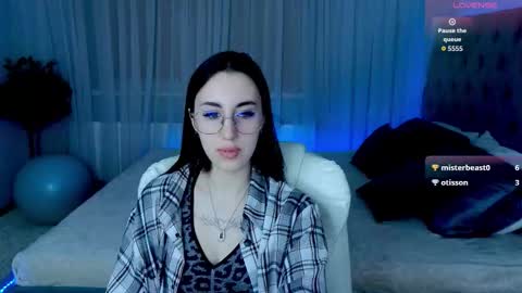 Snapshot of miss__linn chatting on December 4, 2025, 1:42 pm Linn online show from December 4, 2025, 1:42 pm