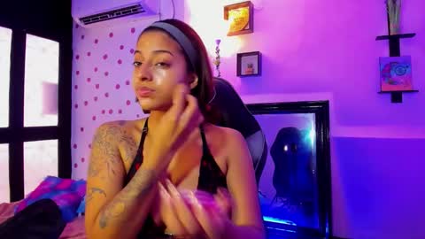 Snapshot of miss_akemi chatting on October 19, 2025, 2:07 pm Akemi 3 online show from October 19, 2025, 2:07 pm