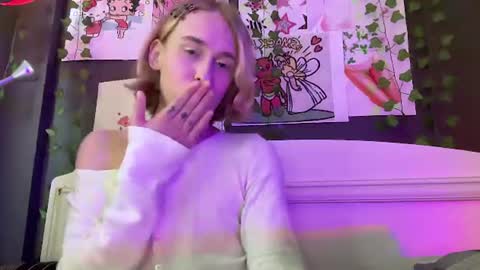 Snapshot of miss_barbie1 chatting on June 19, 2026, 4:11 pm Anya online show from June 19, 2026, 4:11 pm
