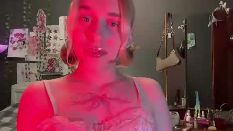 Snapshot of miss_barbie1 chatting on July 17, 2026, 10:25 pm Anya online show from July 17, 2026, 10:25 pm