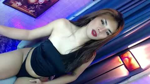 Snapshot of miss_bella69 chatting on December 3, 2025, 9:29 am miss_bella69 online show from December 3, 2025, 9:29 am