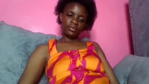 miss_belllo online show from December 5, 2025, 5:53 pm