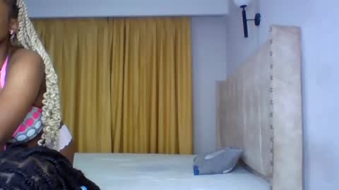 Snapshot of miss_berries chatting on August 7, 2026, 2:24 am miss_berries online show from August 7, 2026, 2:24 am