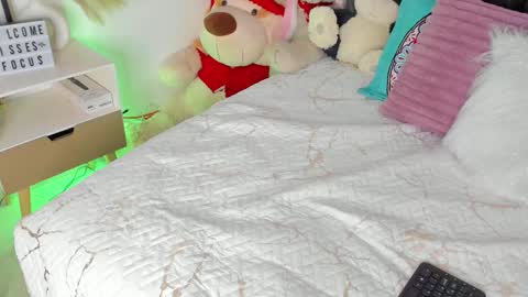 Snapshot of miss_brunette_ chatting on January 28, 2025, 4:08 am lucy 3 online show from January 28, 2025, 4:08 am