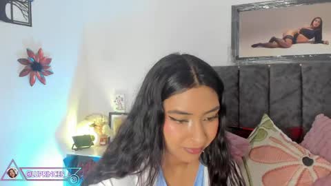 Snapshot of miss_brunette_ chatting on April 29, 2026, 1:53 am lucy 3 online show from April 29, 2026, 1:53 am