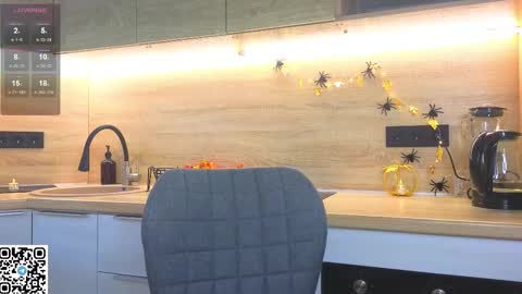 Snapshot of miss_bubbles chatting on October 25, 2025, 1:13 am Sandy online show from October 25, 2025, 1:13 am