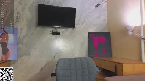 Snapshot of miss_bubbles chatting on November 26, 2025, 12:33 am Sandy online show from November 26, 2025, 12:33 am