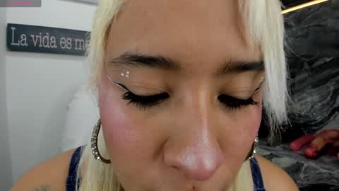 Danika online show from January 22, 2025, 11:01 am