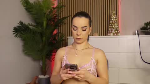 Denise online show from December 5, 2025, 9:00 pm