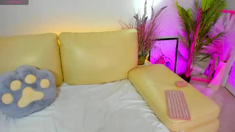 Snapshot of miss_elias chatting on April 4, 2026, 12:35 pm Elia online show from April 4, 2026, 12:35 pm