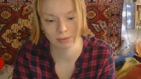 Snapshot of miss_elistia_ chatting on April 7, 2026, 10:59 am Elis online show from April 7, 2026, 10:59 am