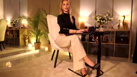 Snapshot of miss_ema_divine chatting on January 8, 2026, 7:27 pm Miss Ema Devine online show from January 8, 2026, 7:27 pm