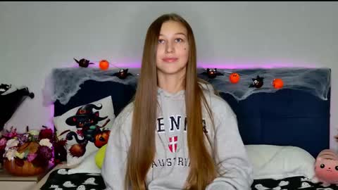 Emily online show from November 3, 2025, 5:25 pm