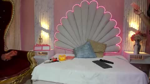 Snapshot of miss_evans_ chatting on July 7, 2026, 7:51 pm miss_evans_ online show from July 7, 2026, 7:51 pm