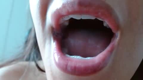 Miss Evoleth online show from November 26, 2025, 3:46 pm