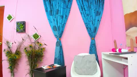 Monica Patricia online show from February 8, 2025, 1:43 am