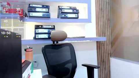 Snapshot of miss_horney chatting on April 19, 2026, 11:53 am miss_horney online show from April 19, 2026, 11:53 am