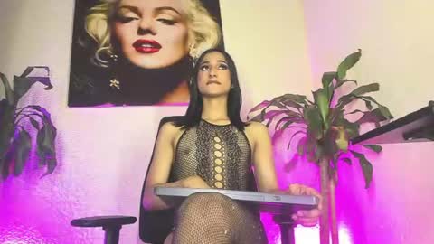 Snapshot of miss_isa19 chatting on June 15, 2026, 10:39 am miss_isa19 online show from June 15, 2026, 10:39 am