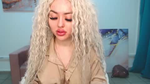 Snapshot of miss_kiten chatting on February 10, 2025, 7:49 pm miss_kiten online show from February 10, 2025, 7:49 pm
