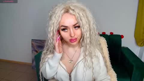 Snapshot of miss_kiten chatting on February 11, 2025, 7:48 pm miss_kiten online show from February 11, 2025, 7:48 pm