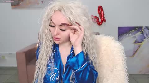 Snapshot of miss_kiten chatting on February 15, 2025, 8:11 pm miss_kiten online show from February 15, 2025, 8:11 pm